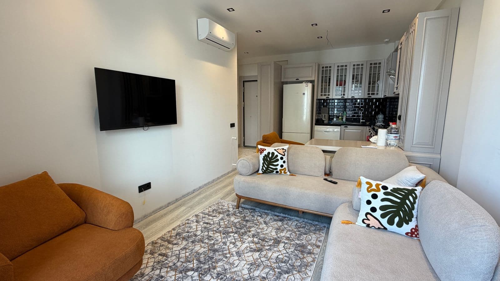 Mersin Arpaçbahşiş'de 1+1 Deniz Manzaralı Eşyalı Daire