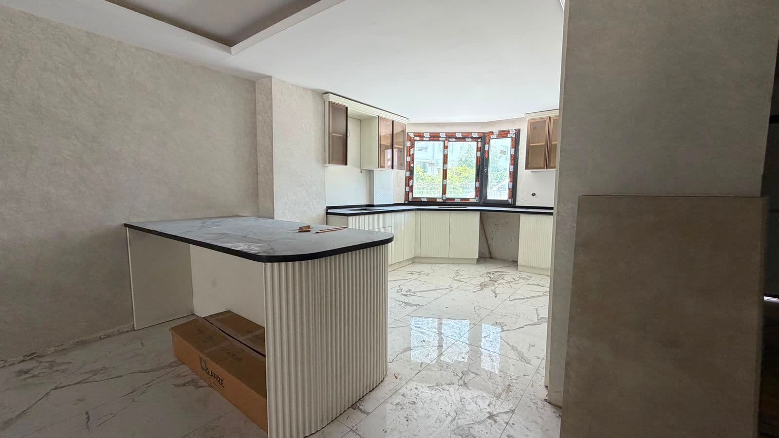 Mersin Davultepe'de Denize Sıfır 7+1 Triplex Villa 15