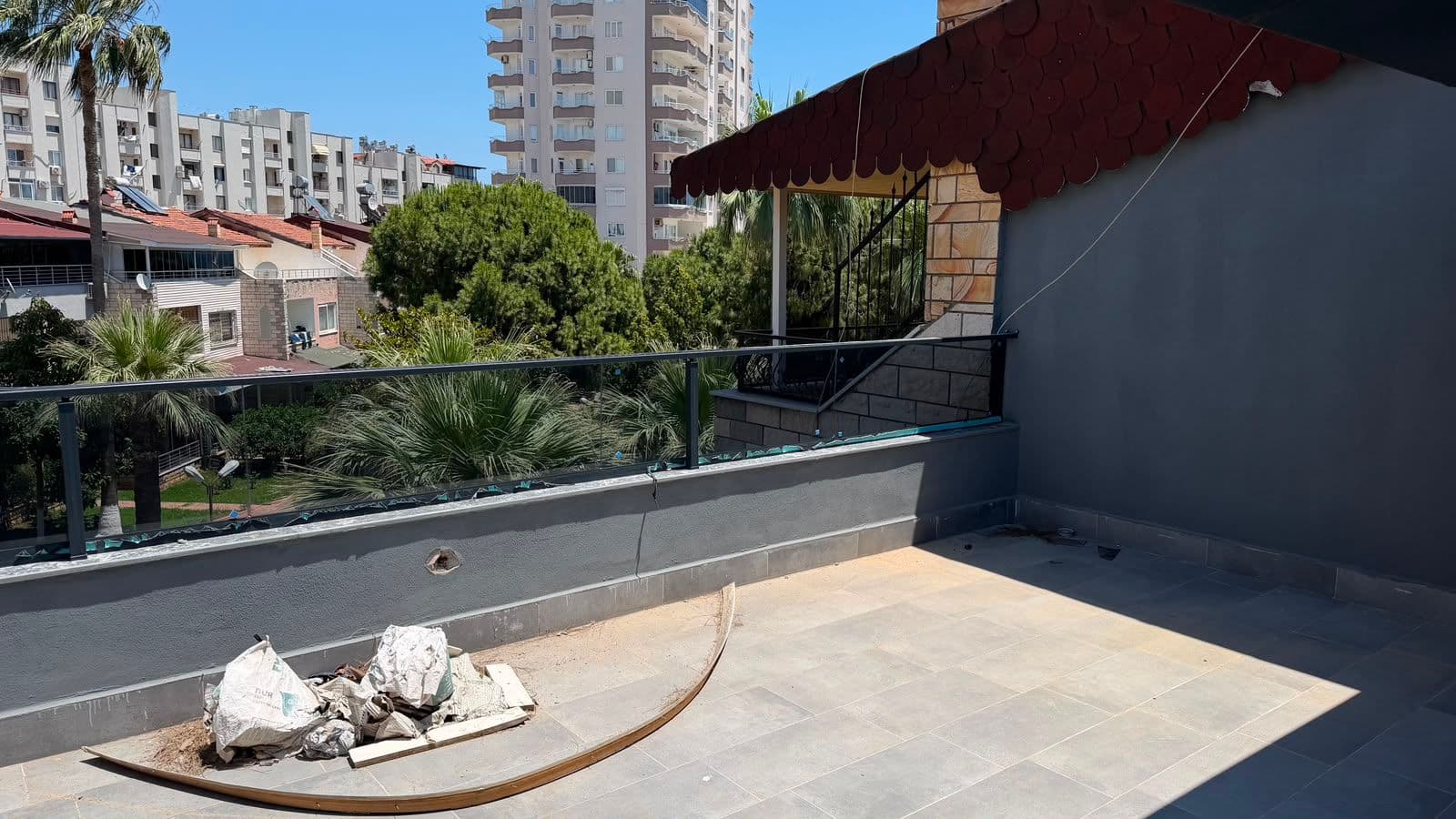 Mersin Davultepe'de Denize Sıfır 7+1 Triplex Villa 46