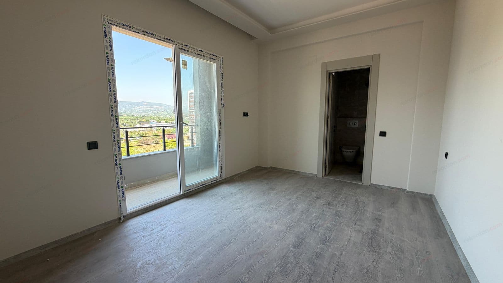 Mersin Tece'de Deniz Manzaralı 2+1 Satılık Daire 10