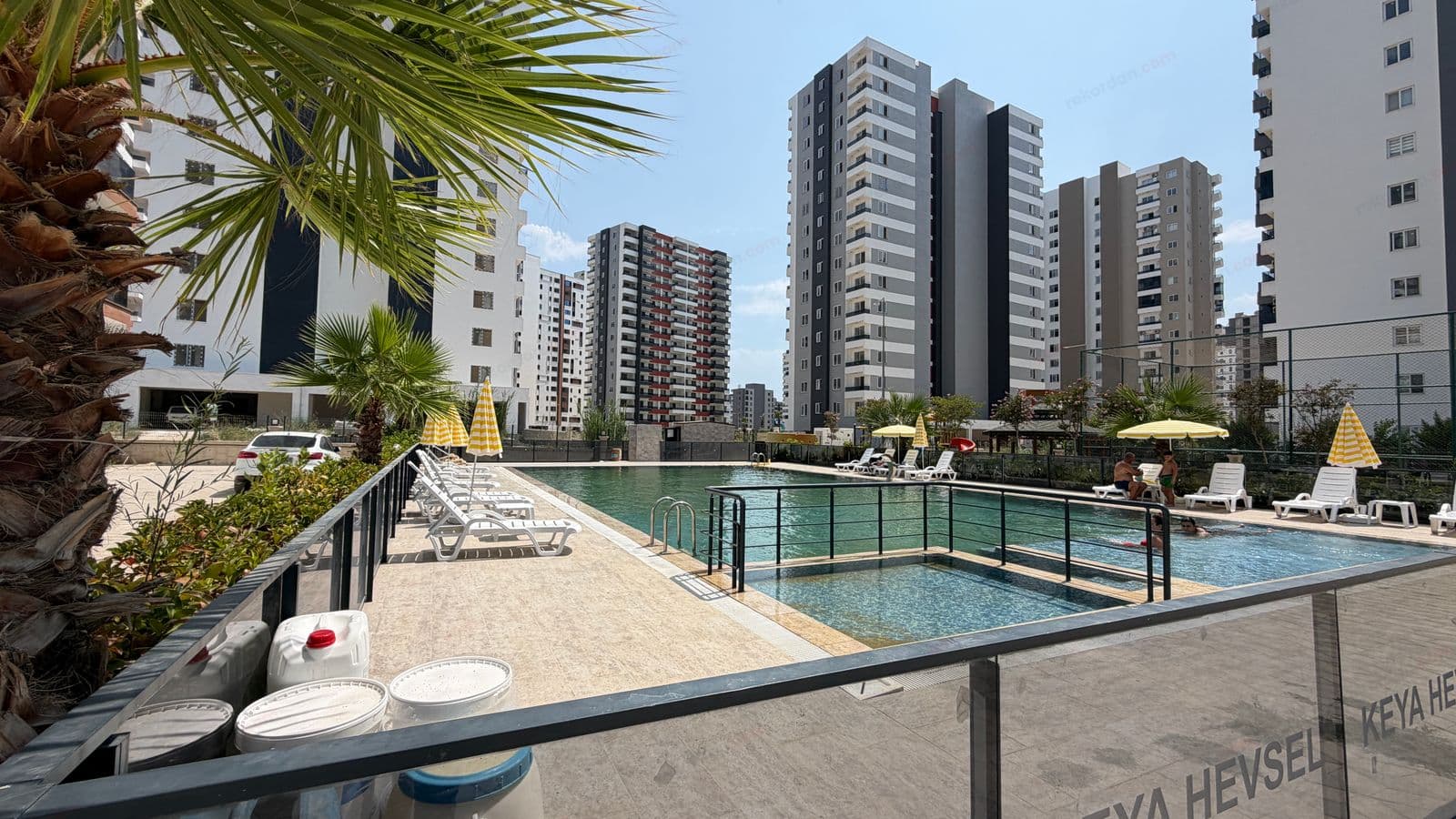 MERSİN, ARPAÇBAHŞİŞ MAHALLESİNDE 1+1 SATILIK HAVUZLU DAİRE 2