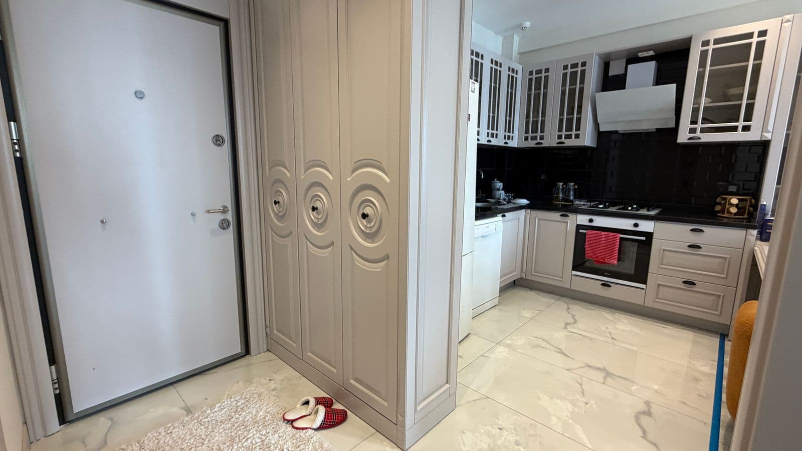 Mersin Arpaçbahşiş'de 1+1 Deniz Manzaralı Eşyalı Daire 6