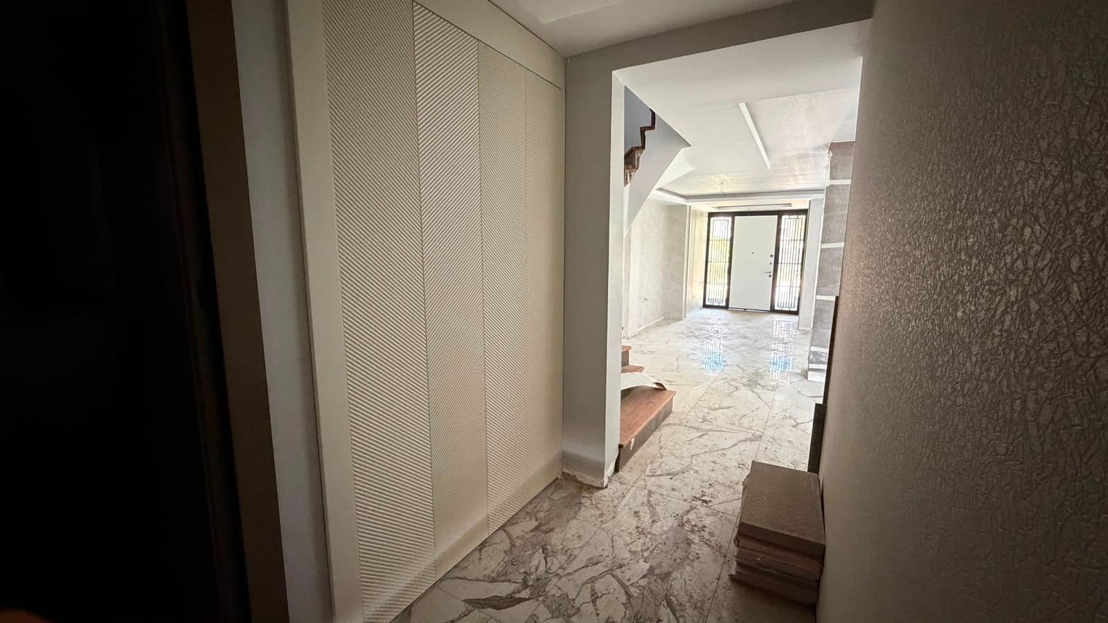 Mersin Davultepe'de Denize Sıfır 7+1 Triplex Villa 18