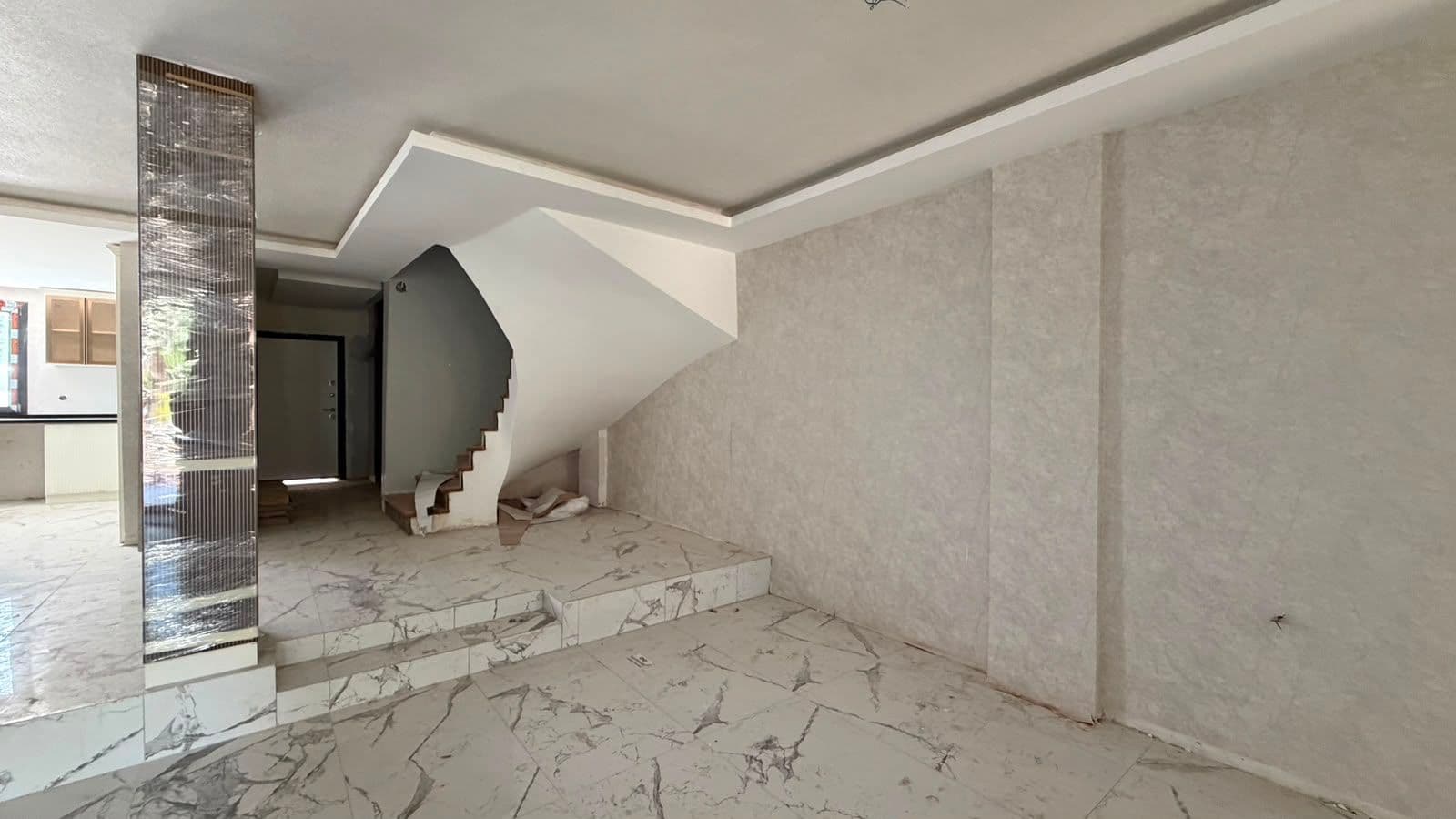 Mersin Davultepe'de Denize Sıfır 7+1 Triplex Villa 20