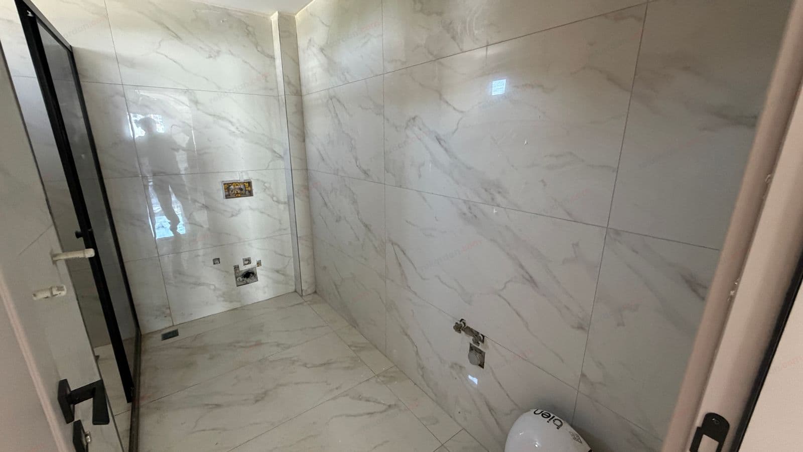 REKORDAN, MERSİN TÖMÜK MAHALLESİNDE SATILIK MODERN 2+1 DAİRE 4