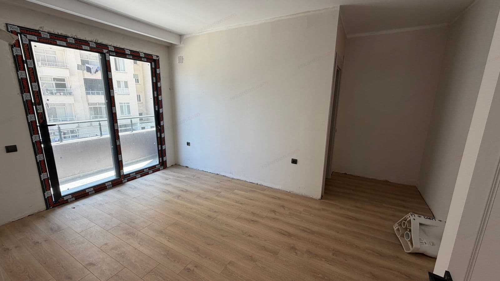 REKORDAN, MERSİN TÖMÜK MAHALLESİNDE SATILIK MODERN 2+1 DAİRE 7