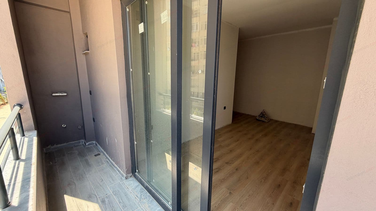 REKORDAN, MERSİN TÖMÜK MAHALLESİNDE SATILIK MODERN 2+1 DAİRE 11