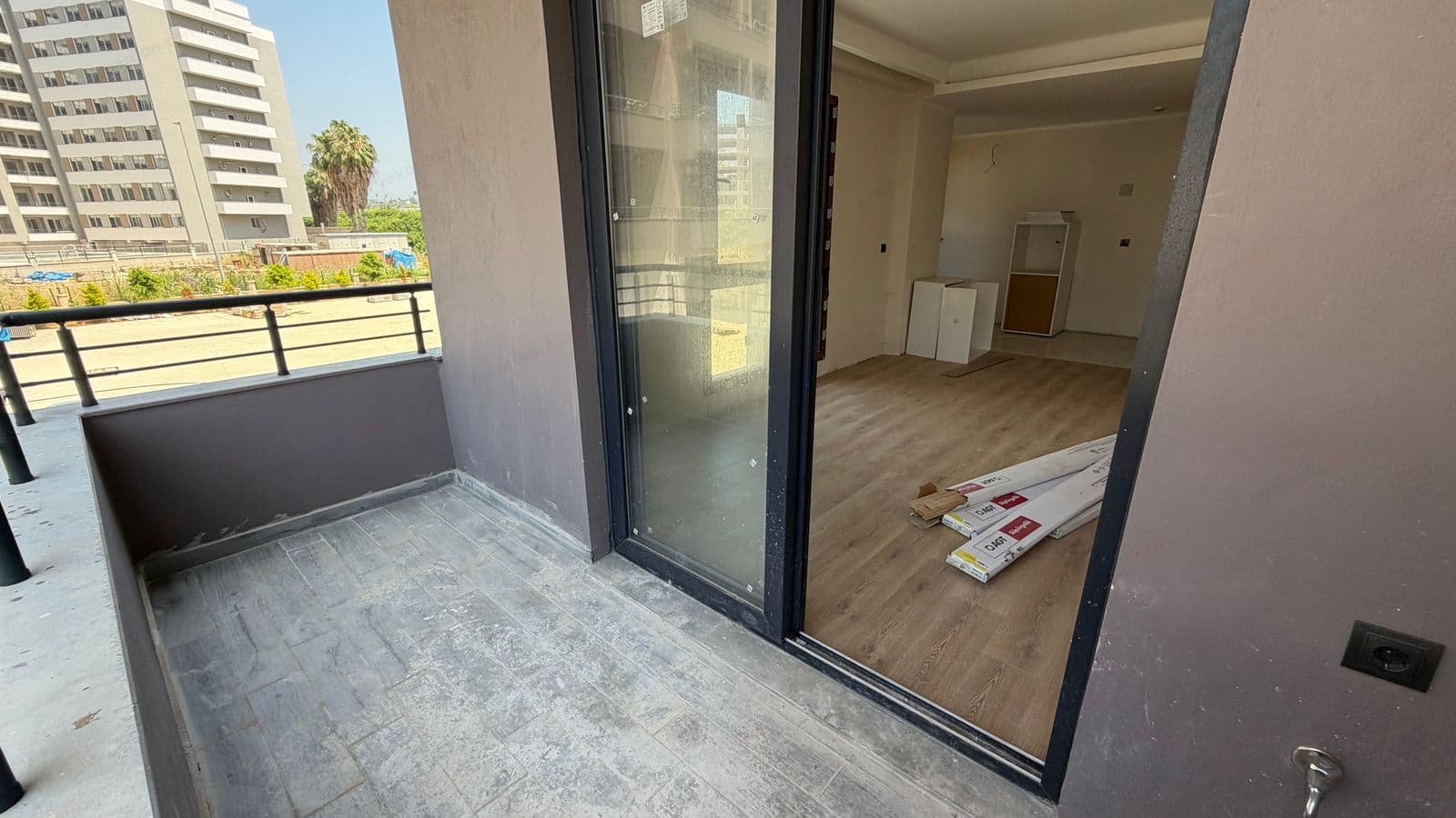 REKORDAN, MERSİN TÖMÜK MAHALLESİNDE SATILIK MODERN 2+1 DAİRE 12