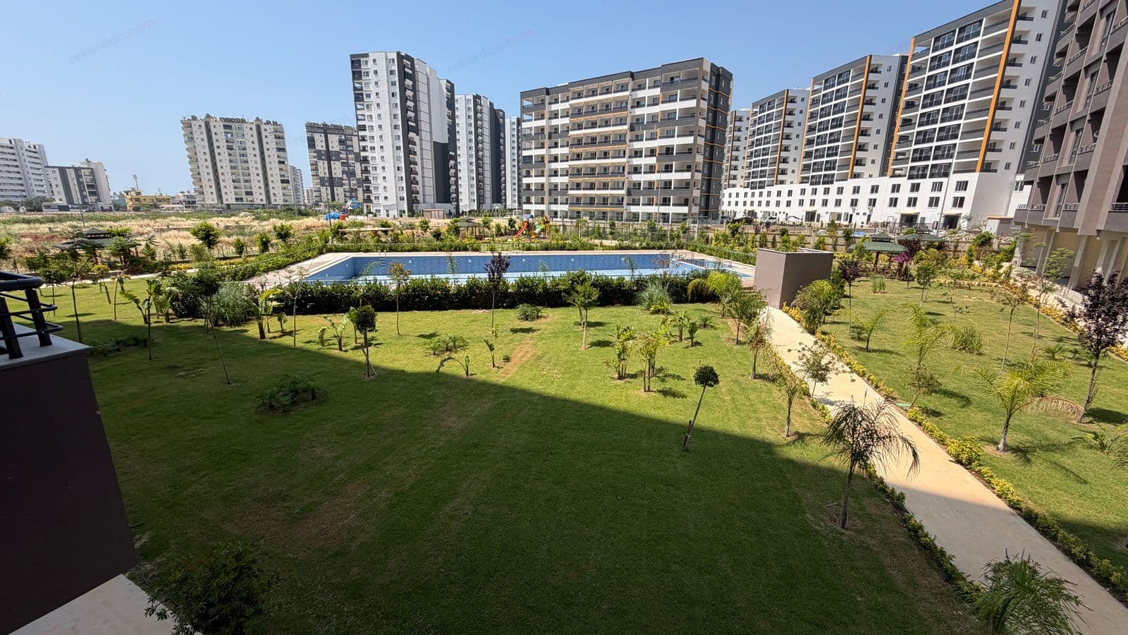REKORDAN, MERSİN TÖMÜK MAHALLESİNDE SATILIK MODERN 2+1 DAİRE 14