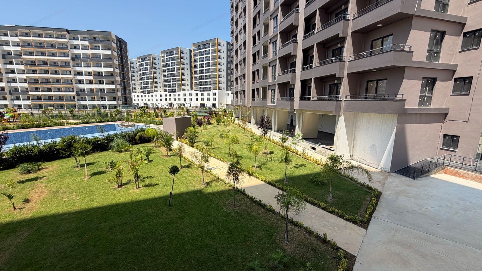 REKORDAN, MERSİN TÖMÜK MAHALLESİNDE SATILIK MODERN 2+1 DAİRE 15