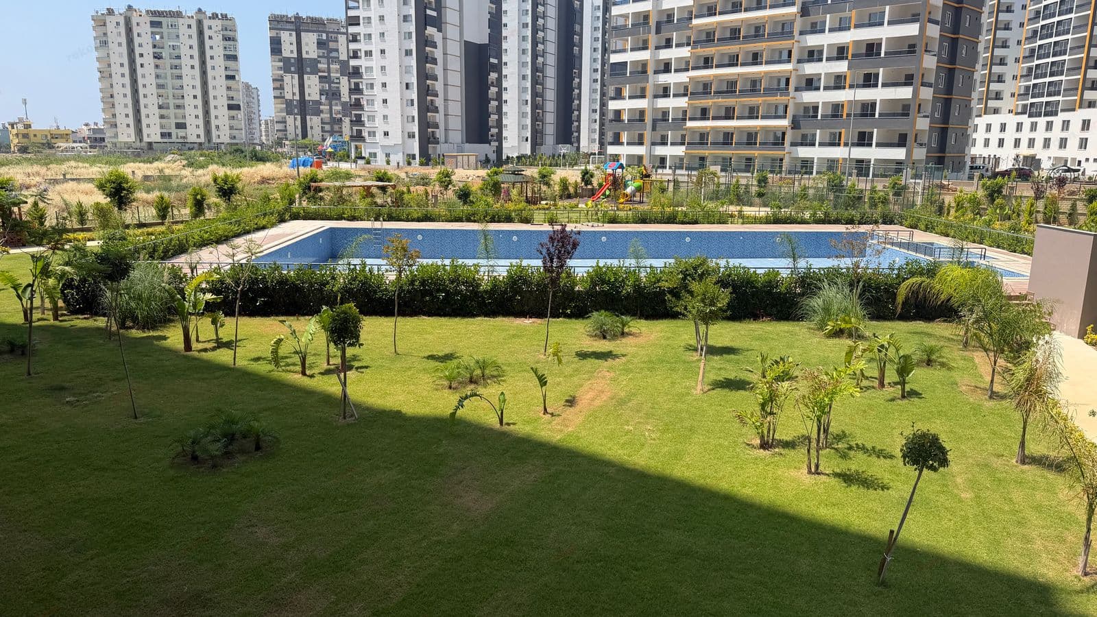 REKORDAN, MERSİN TÖMÜK MAHALLESİNDE SATILIK MODERN 2+1 DAİRE 16