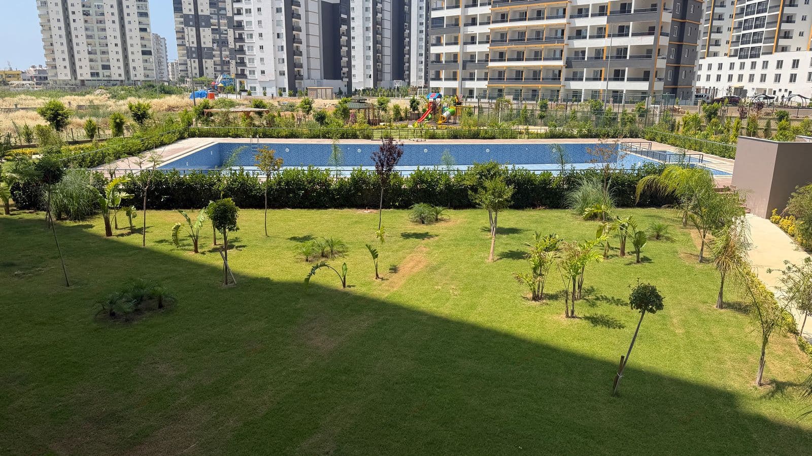 REKORDAN, MERSİN TÖMÜK MAHALLESİNDE SATILIK MODERN 2+1 DAİRE 17