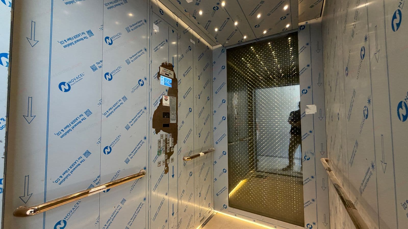 REKORDAN, MERSİN TÖMÜK MAHALLESİNDE SATILIK MODERN 2+1 DAİRE 21