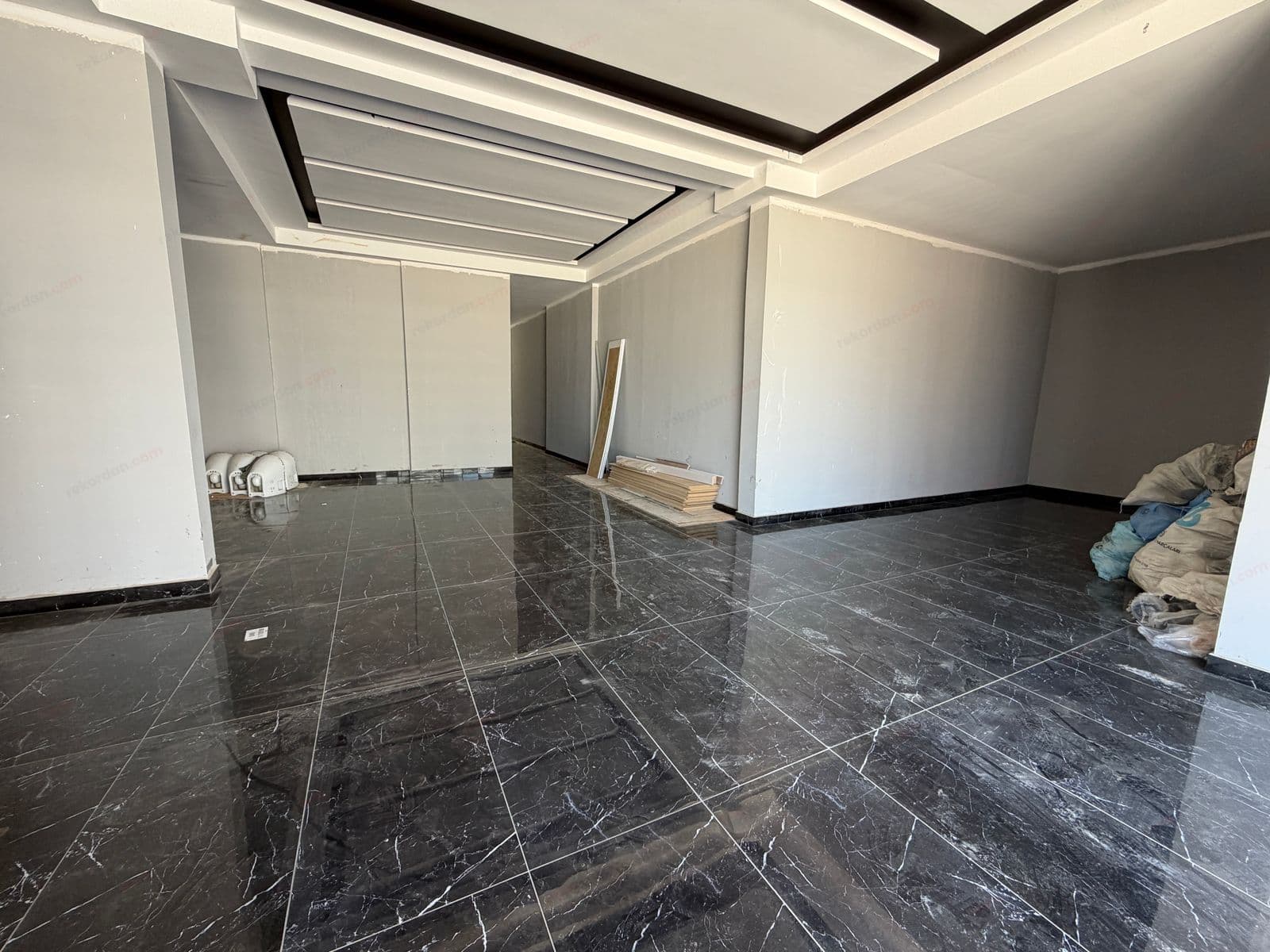 REKORDAN, MERSİN TÖMÜK MAHALLESİNDE SATILIK MODERN 2+1 DAİRE 23